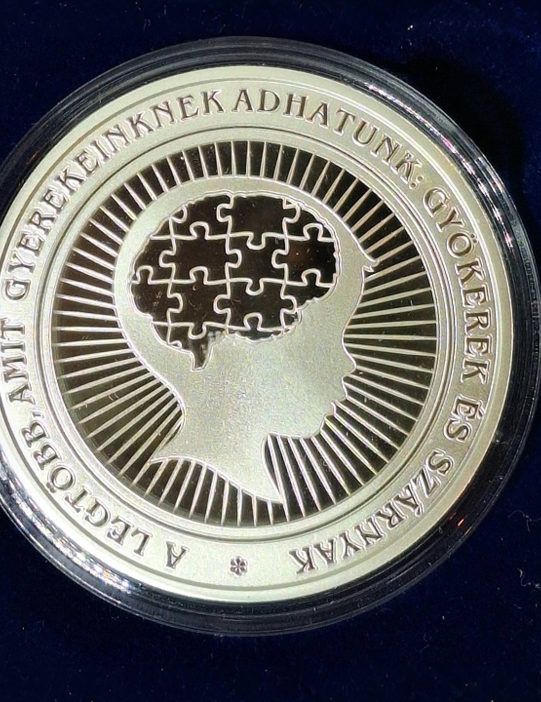 Emlékérem kibocsátás